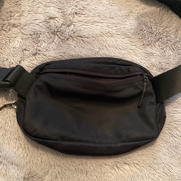Lululemon waist pack - Picture 3 of 5